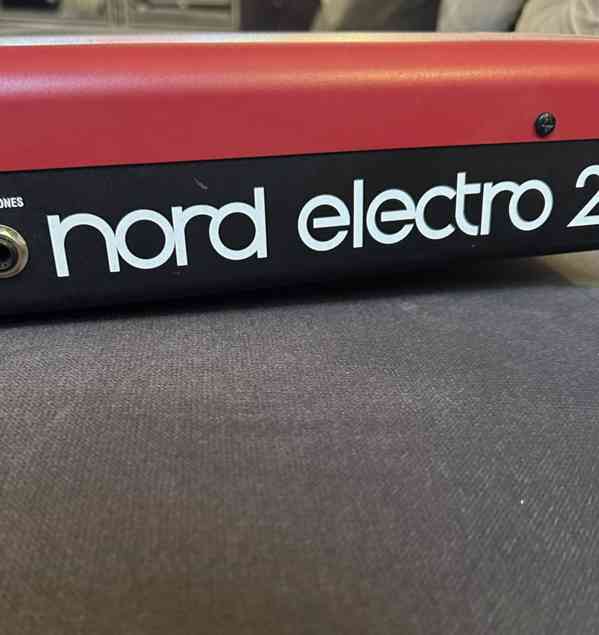Nord Electro 2 73  - foto 5