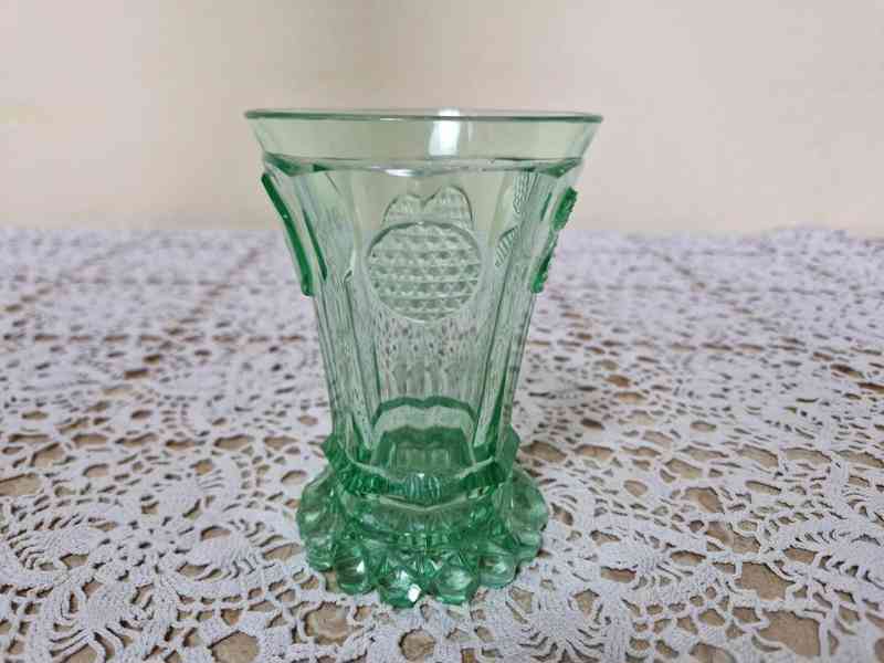 Krásná biedermeier broušená zelená Sklenice uran - foto 3