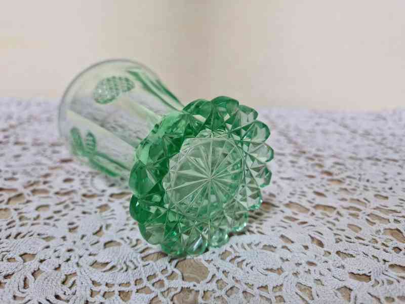 Krásná biedermeier broušená zelená Sklenice uran - foto 6