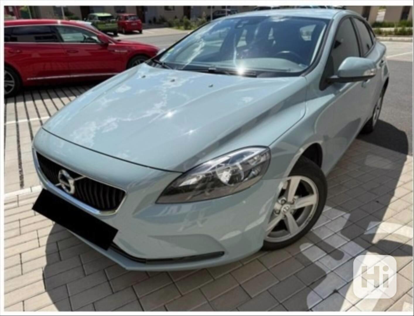 Volvo V40 - foto 1