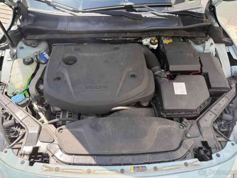 Volvo V40 - foto 12