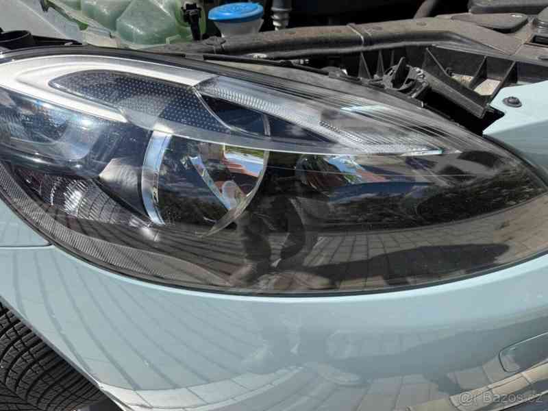 Volvo V40 - foto 11