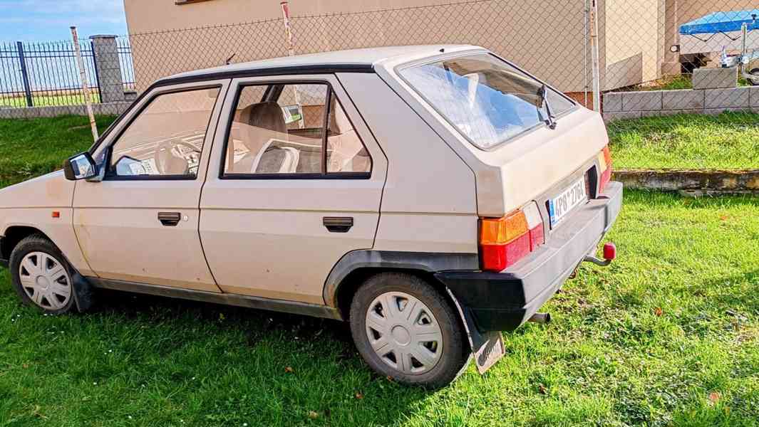 Prodám Škodu Favorit 136 LS 46 kW z roku 1990 - foto 2