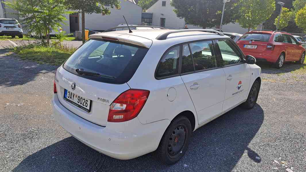 Škoda Fabia kombi 1.2 - foto 4