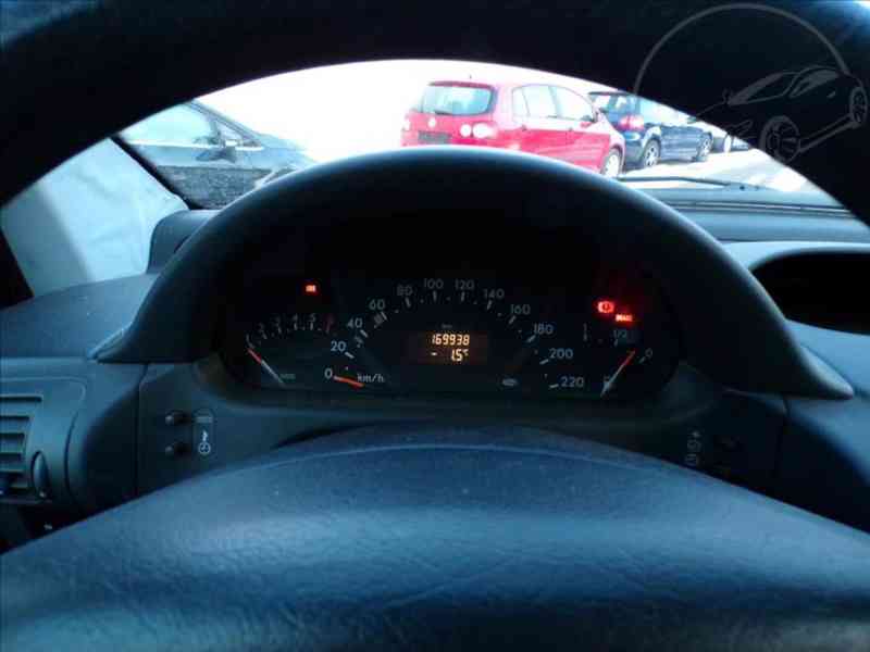 Mercedes-Benz Vaneo i 1,6 - foto 9