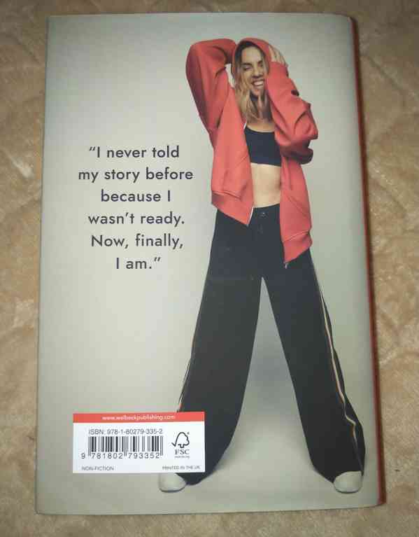 Kniha Melanie C "My story" - foto 5