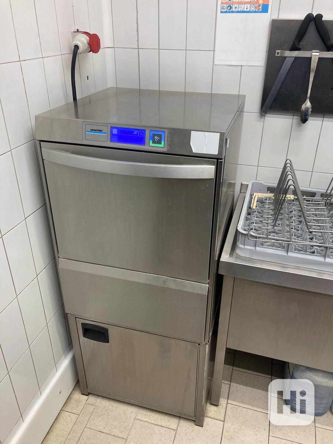 Myčka na nádobí a podnosy - foto 1