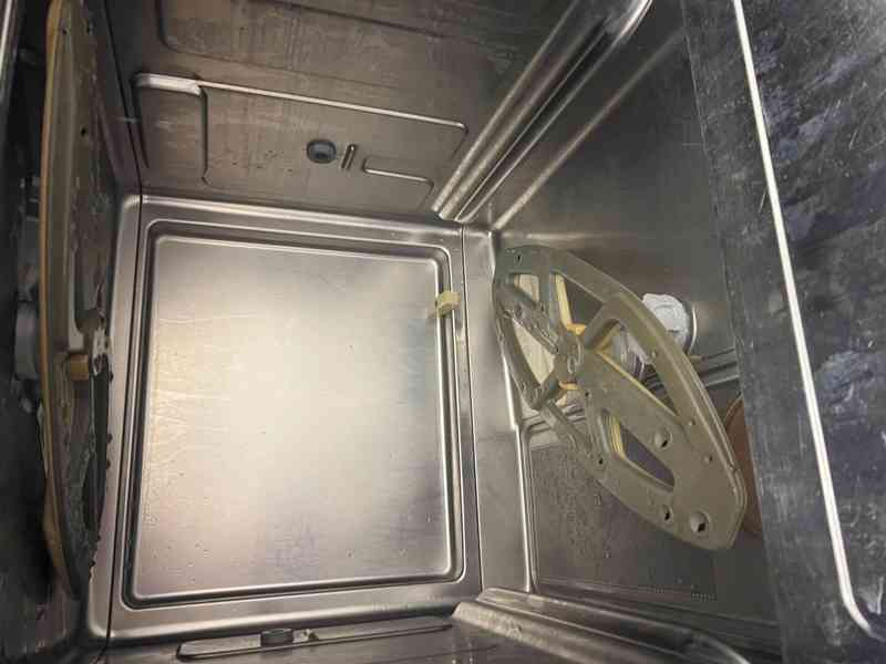 Myčka na nádobí a podnosy - foto 3