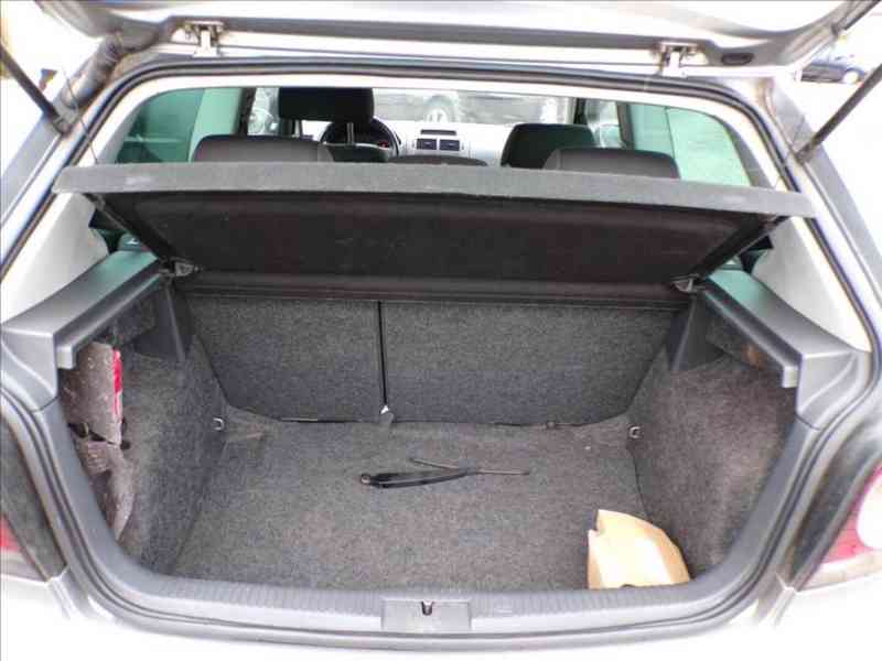 Volkswagen Polo 1,4 16V TEMPOMAT - foto 9