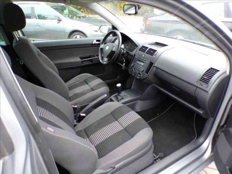 Volkswagen Polo 1,4 16V TEMPOMAT - foto 11