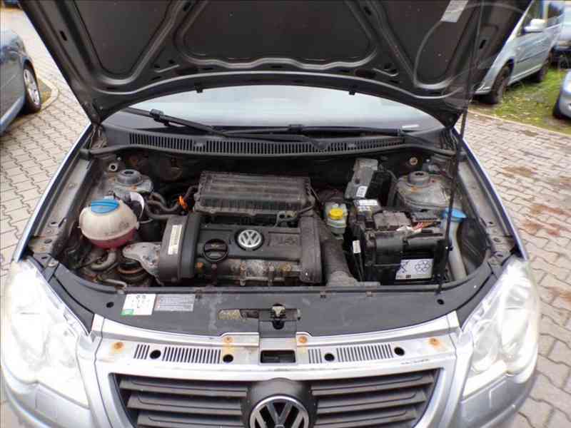 Volkswagen Polo 1,4 16V TEMPOMAT - foto 12