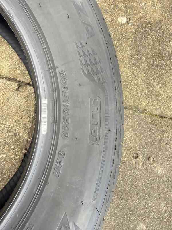 Bridgestone 205/60 R16 – nejeté, sundané z nového vozu - foto 2
