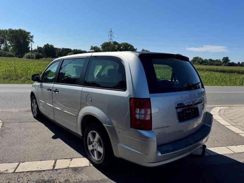 Chrysler Grand Voyager RT 3.8 EU 2009 - foto 3