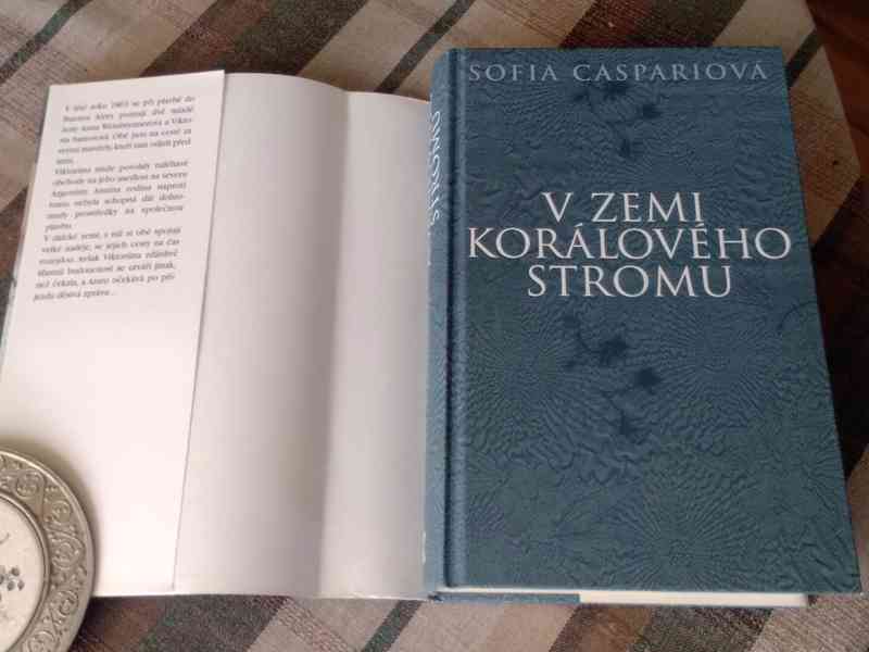 V zemi korálového stromu - foto 2