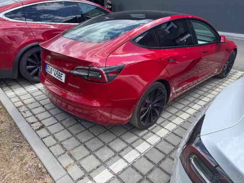 Tesla Model 3 performance - foto 5