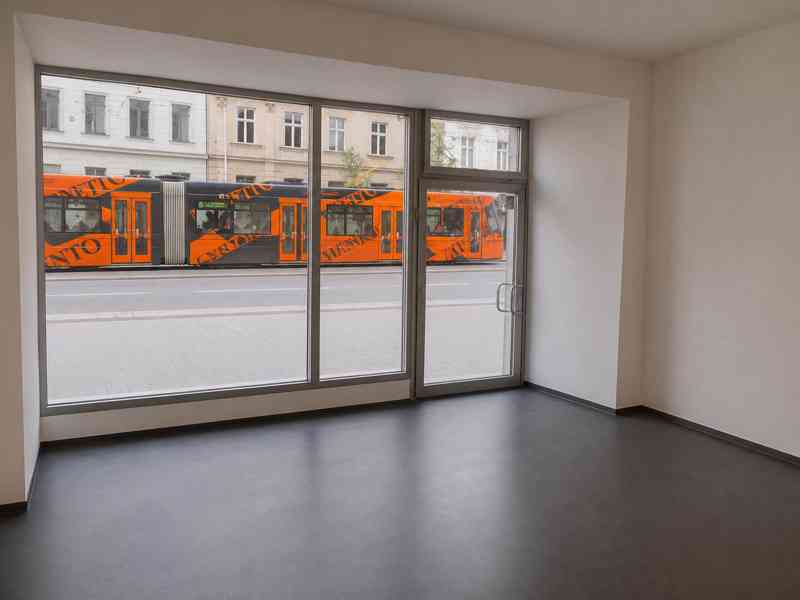 Pronájem obchodních prostor Brno střed, ul.Lidická, výloha - foto 1