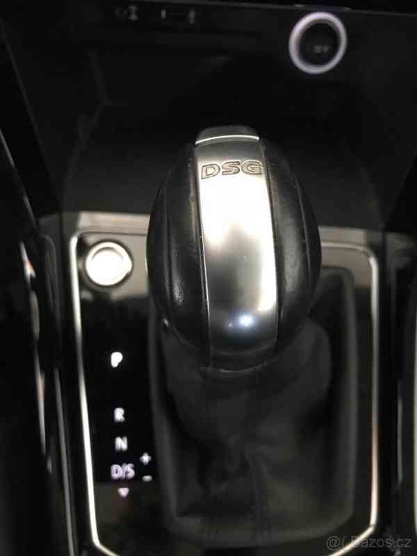 Volkswagen Touran, HIGHLINE 1.8 TSI 132kW DSG, TOP stav  - foto 9