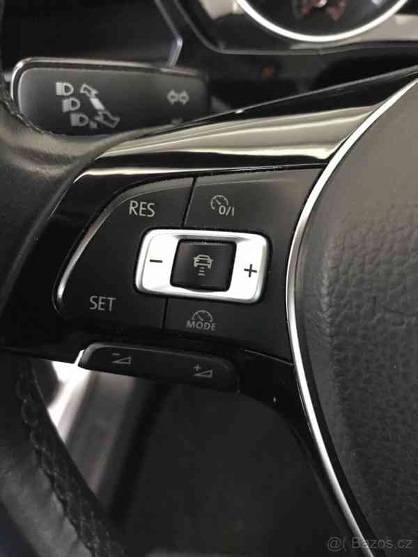 Volkswagen Touran, HIGHLINE 1.8 TSI 132kW DSG, TOP stav  - foto 12