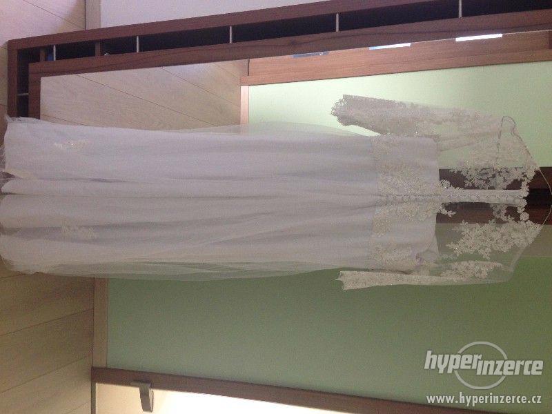 Luxusní svatební šaty s dubajskou krajkou - foto 7