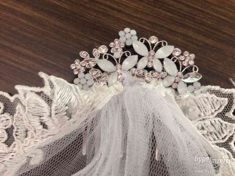 Luxusní svatební šaty s dubajskou krajkou - foto 10