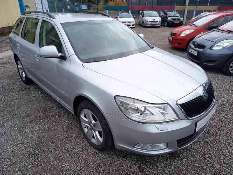 ŠKODA Octavia Combi 1,6TDI Elegance NAVI - foto 1
