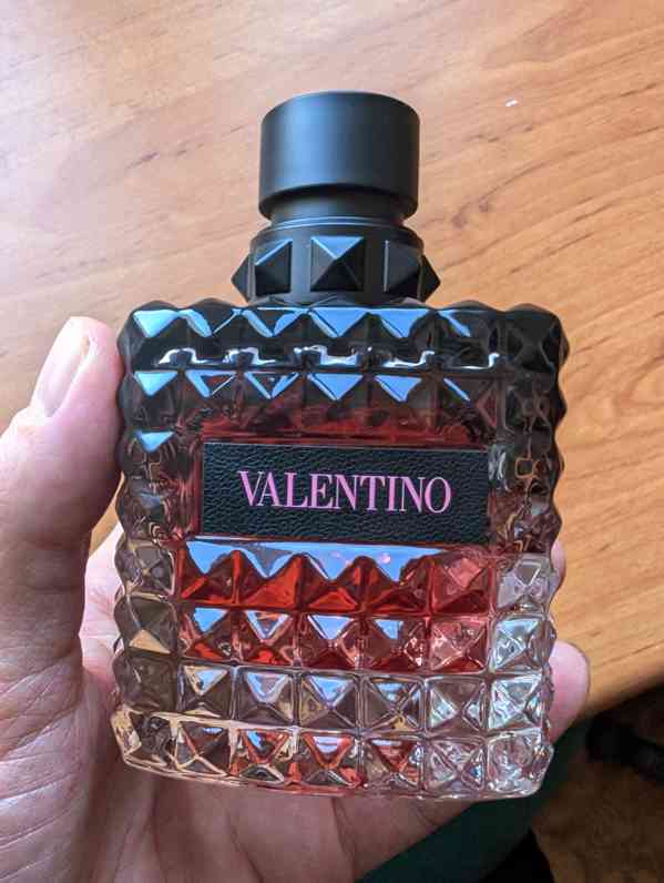 Valentino Donna Born in Roma Intense 100ml - foto 3