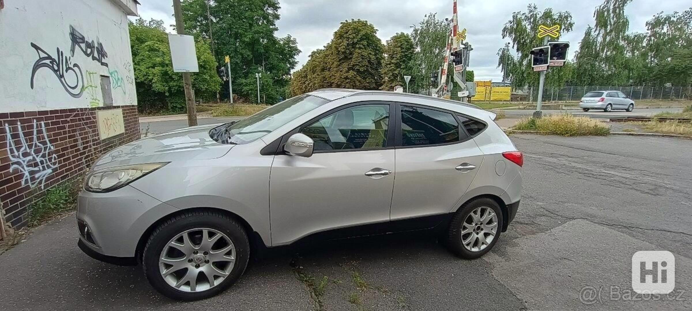 Hyundai ix35 2,0 - foto 1