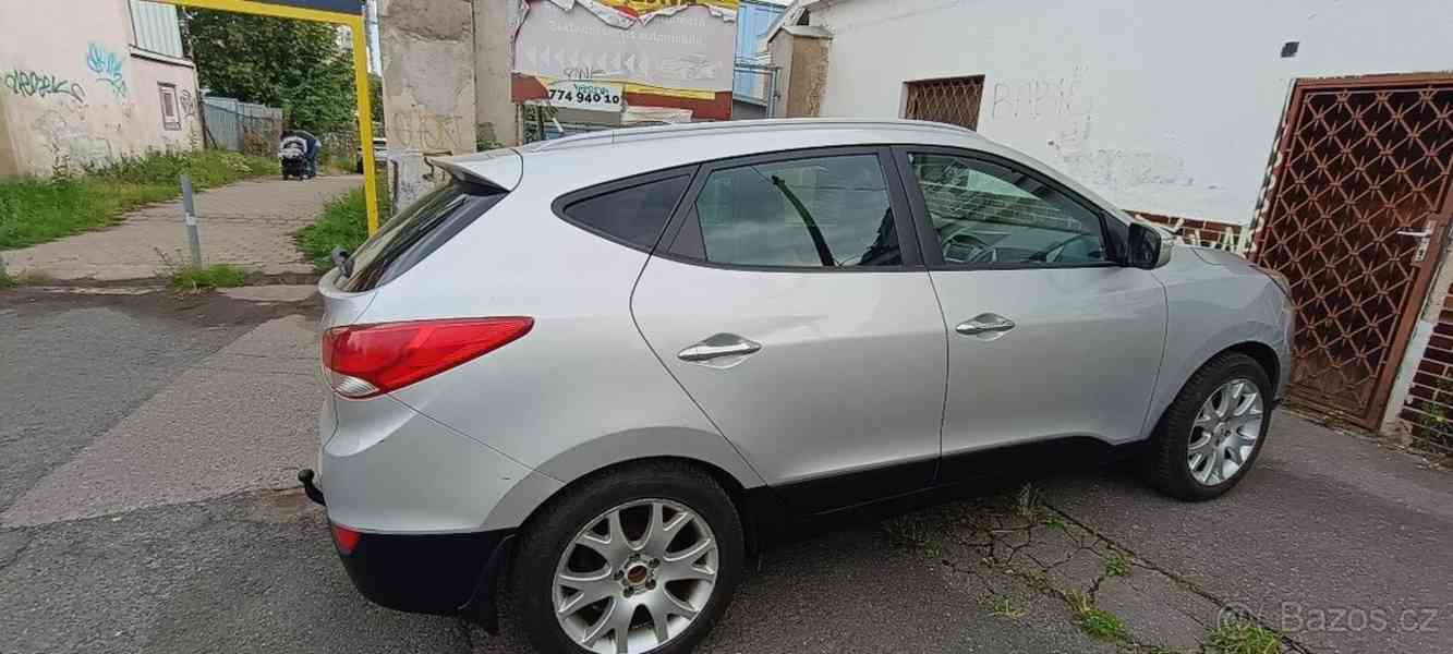 Hyundai ix35 2,0 - foto 2