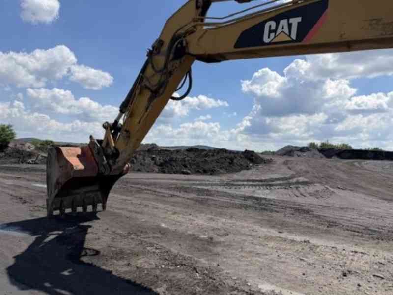22.5t bagr VÁHA CAT 320E Long nové pásy+rozety - foto 3