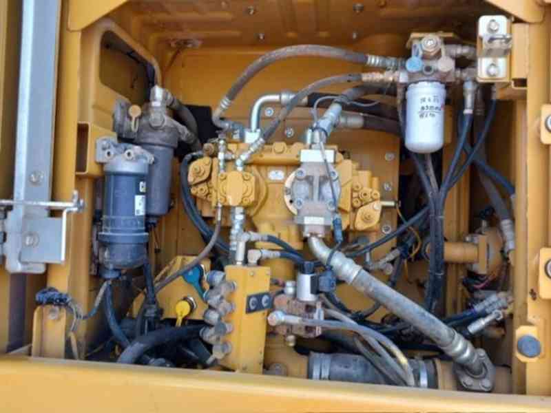 22.5t bagr VÁHA CAT 320E Long nové pásy+rozety - foto 10