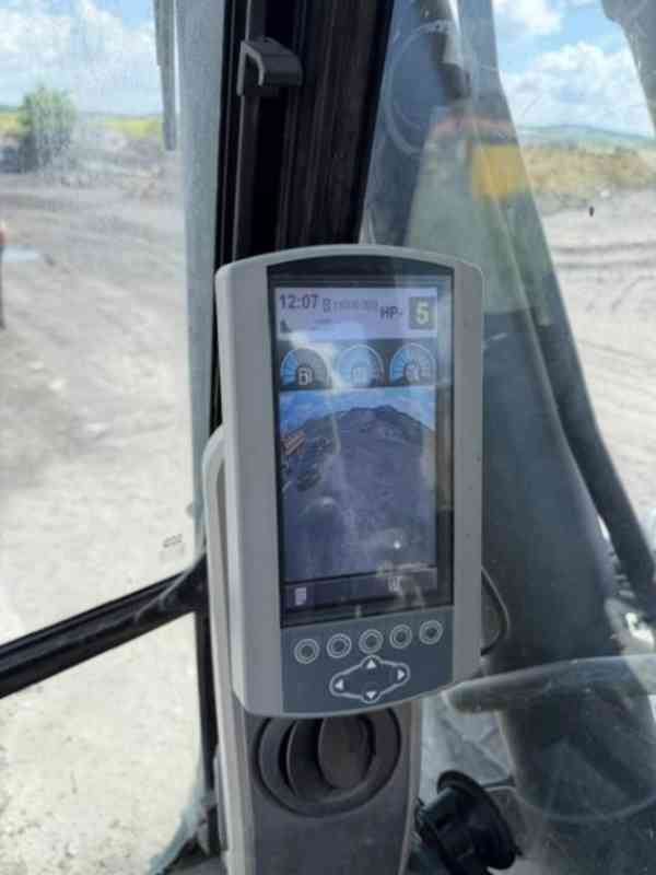 22.5t bagr VÁHA CAT 320E Long nové pásy+rozety - foto 7