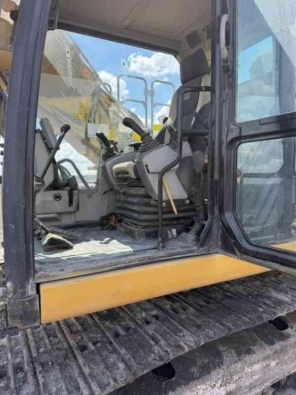 22.5t bagr VÁHA CAT 320E Long nové pásy+rozety - foto 6