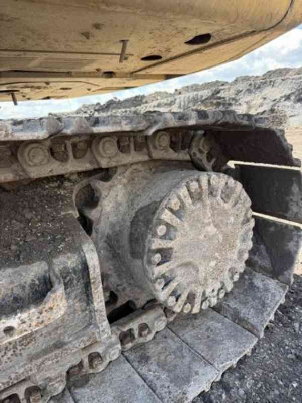 22.5t bagr VÁHA CAT 320E Long nové pásy+rozety - foto 8