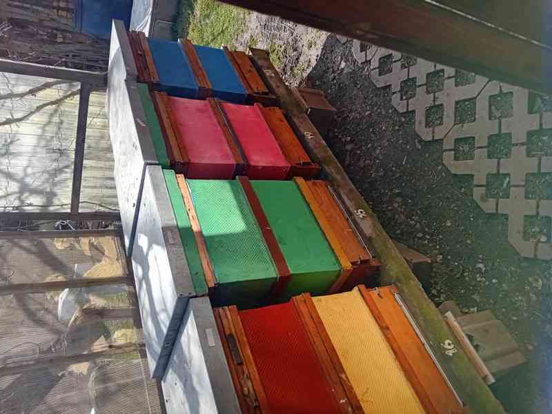 Včelí úly - foto 4