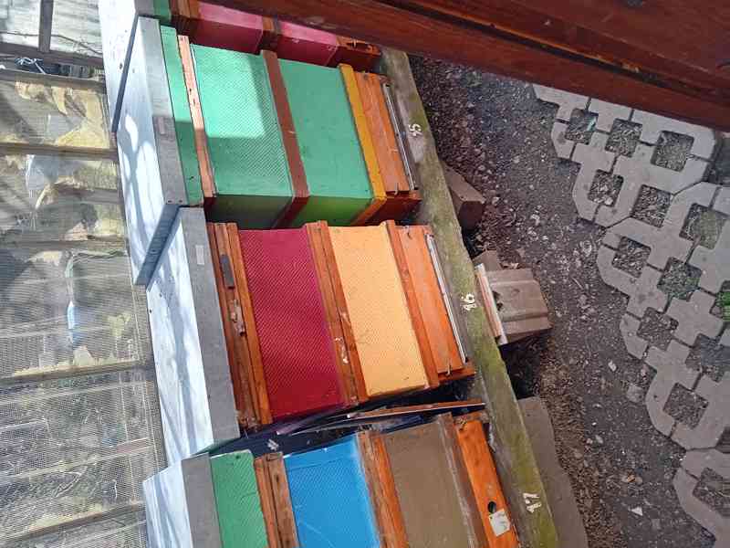 Včelí úly - foto 2