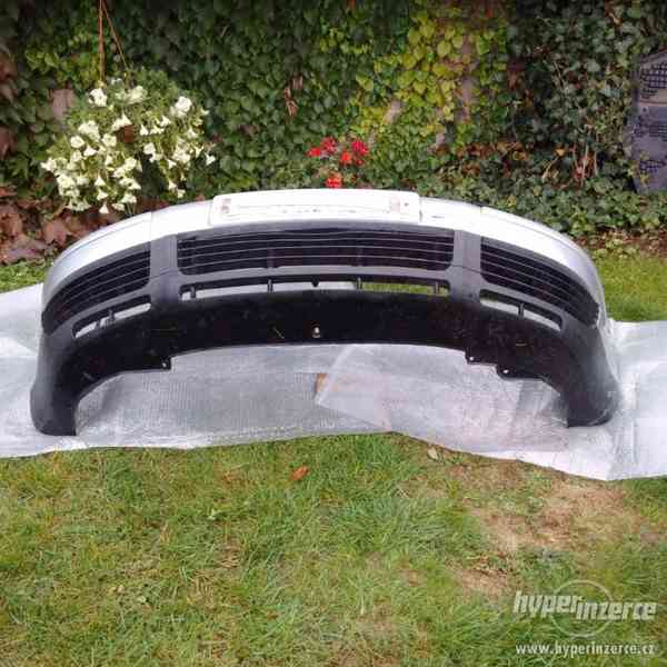 predni naraznik vw passat b5.5 stribrny chrom listy - foto 4