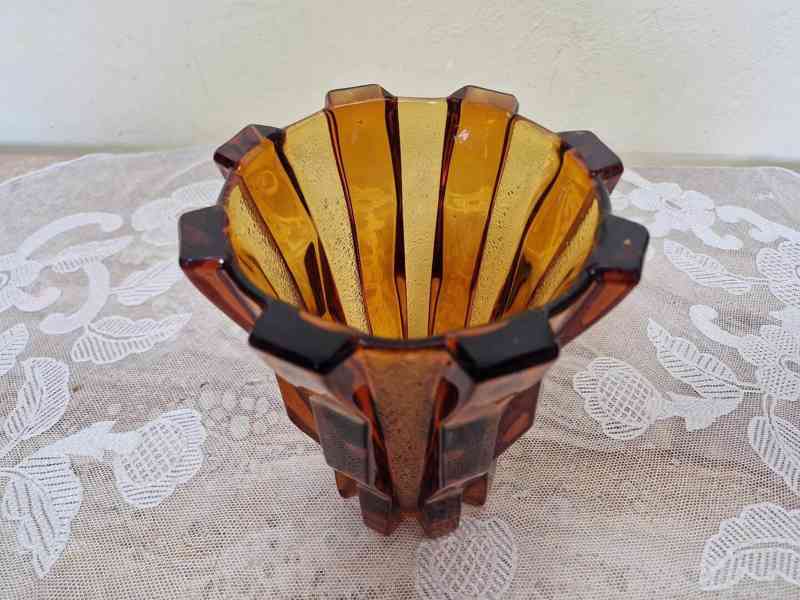 Kubistická váza Inwald Rudolf Schroter medové sklo - foto 4