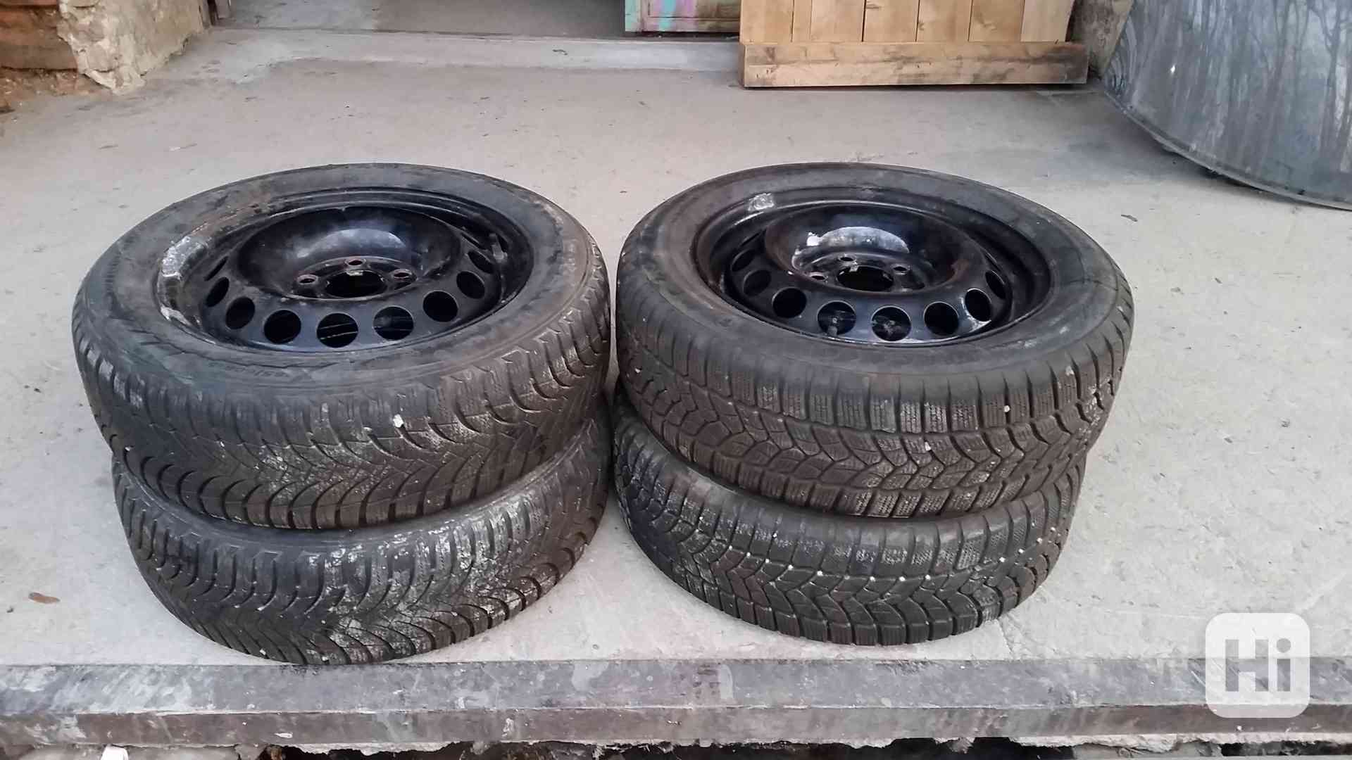 zimni kola - 4x 185/60 R15 - foto 1