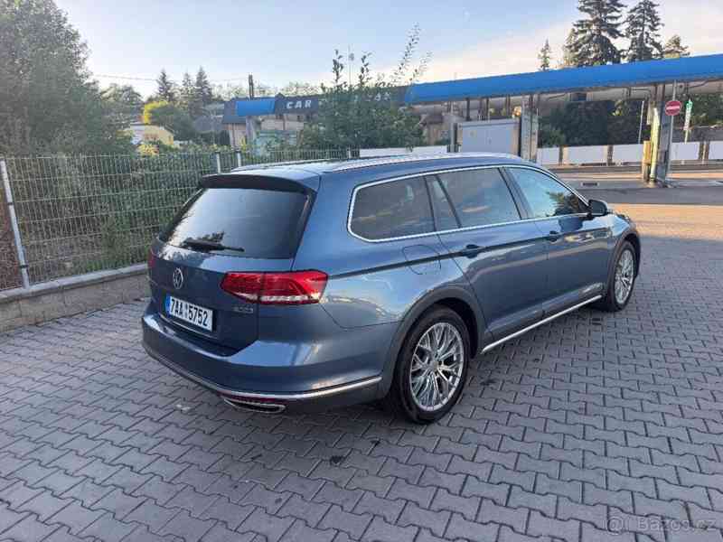 Volkswagen Passat 2,0 - foto 12