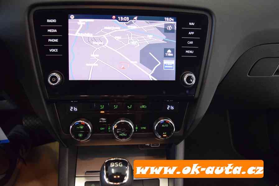 Škoda Octavia 1.6 TDI STYLE DSG RV 2019-DPH  - foto 13