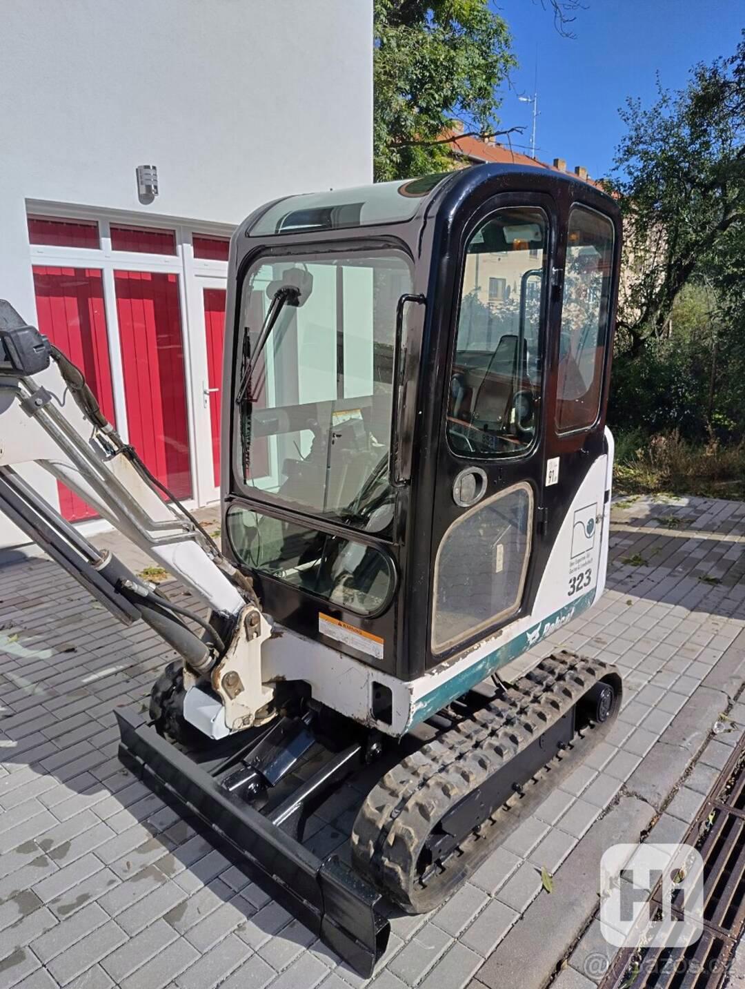 Prodám pásové rypadlo Bobcat 323J - foto 1