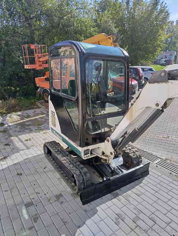 Prodám pásové rypadlo Bobcat 323J - foto 2