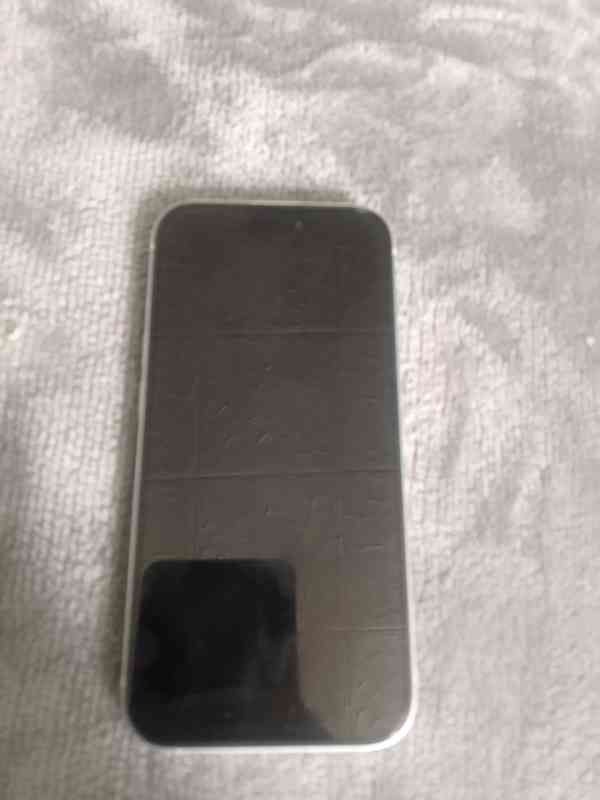iPhone 15 - foto 4