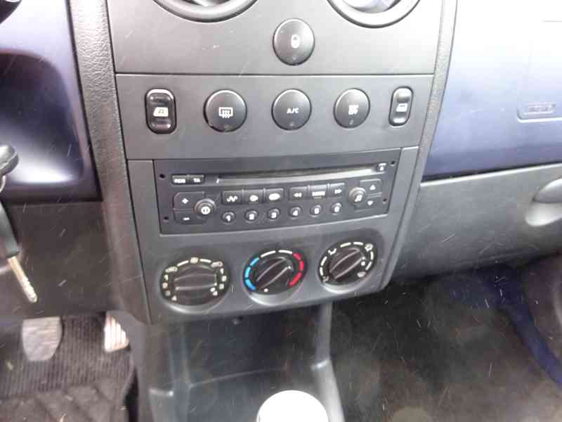 Citroen Berlingo 1,6 i (80 kw) - foto 8