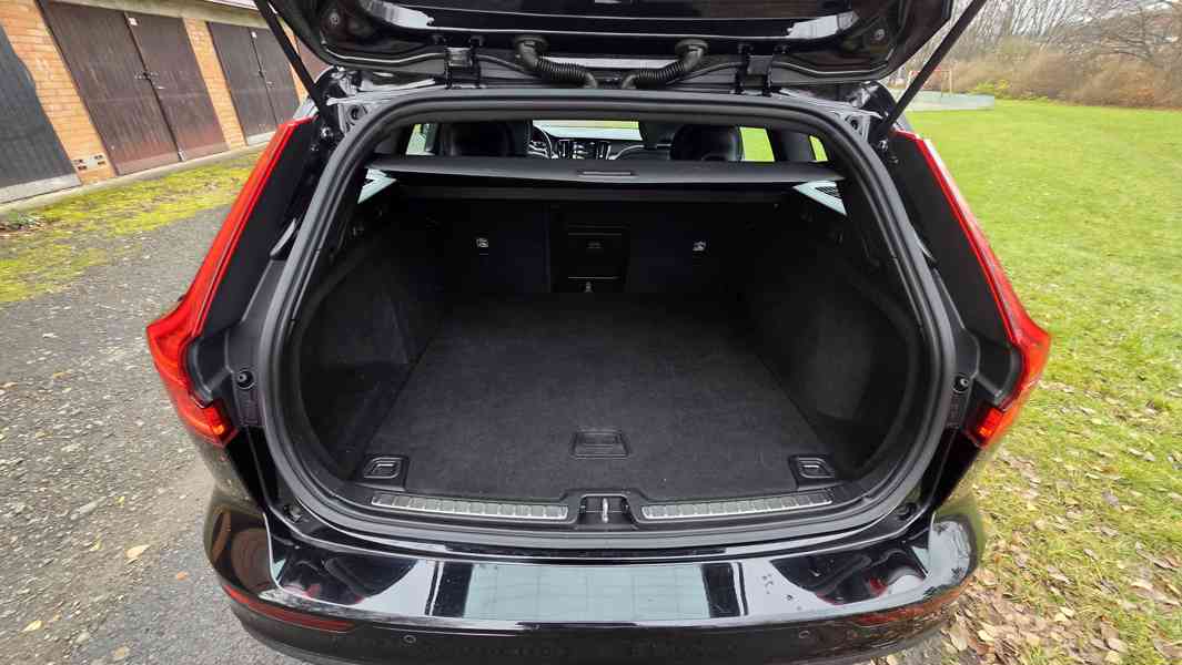 Volvo V60 kombi, Momentum Pro, 2.0 D3 110 KW, nebourané - foto 20