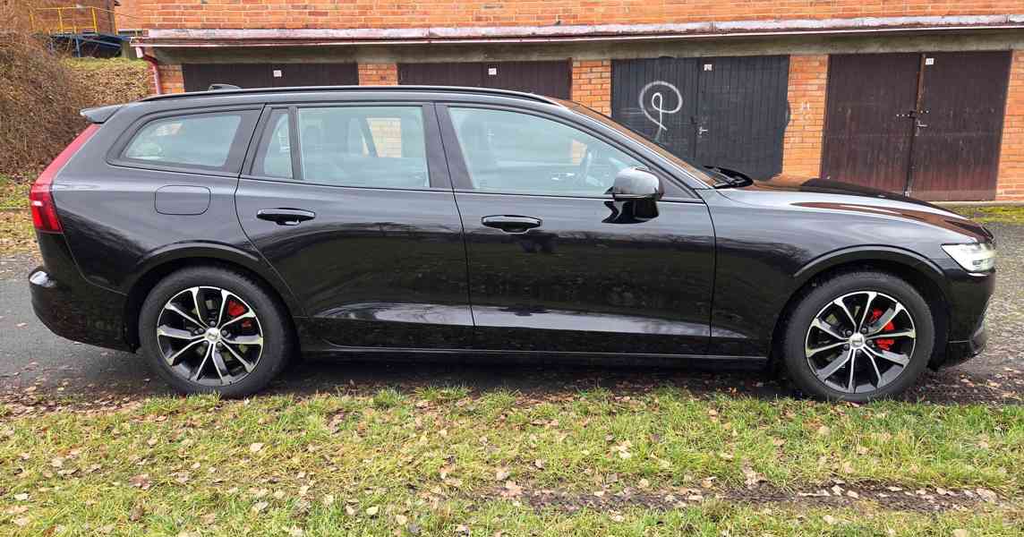 Volvo V60 kombi, Momentum Pro, 2.0 D3 110 KW, nebourané - foto 6