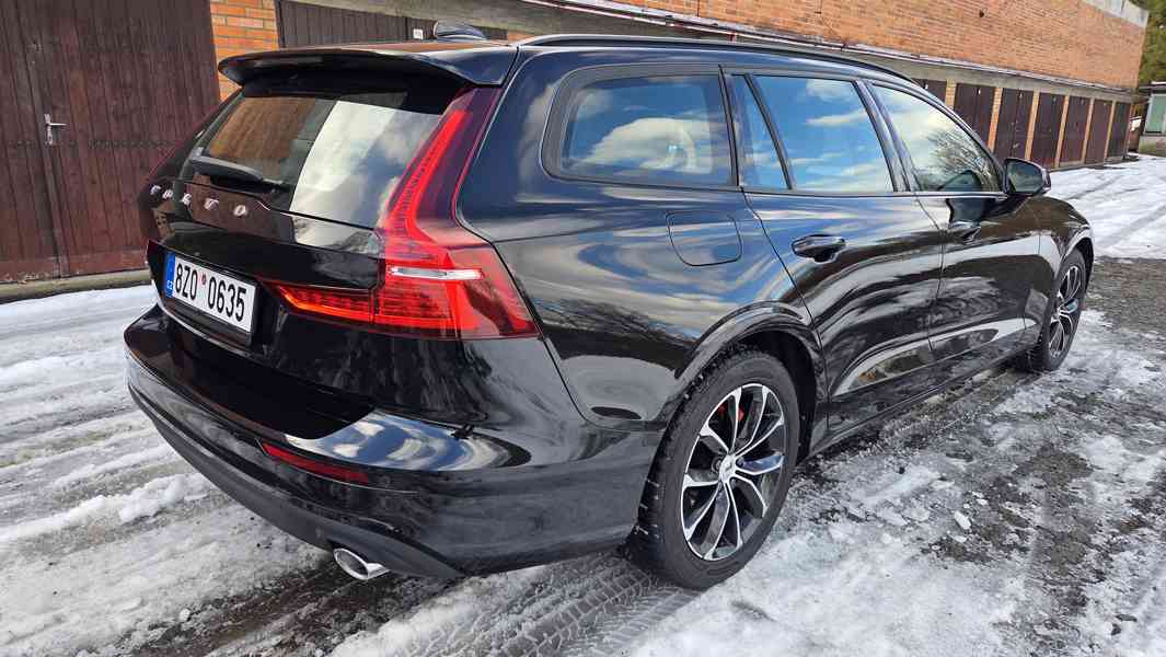 Volvo V60 kombi, Momentum Pro, 2.0 D3 110 KW, nebourané - foto 2