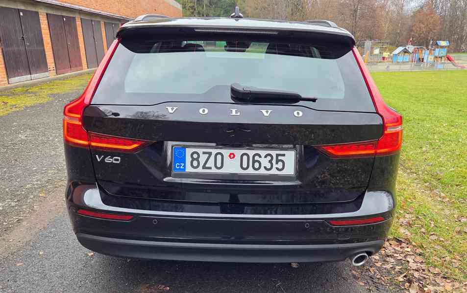 Volvo V60 kombi, Momentum Pro, 2.0 D3 110 KW, nebourané - foto 9