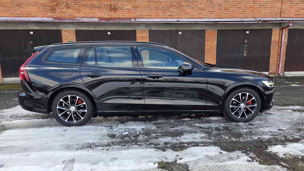 Volvo V60 kombi, Momentum Pro, 2.0 D3 110 KW, nebourané - foto 7