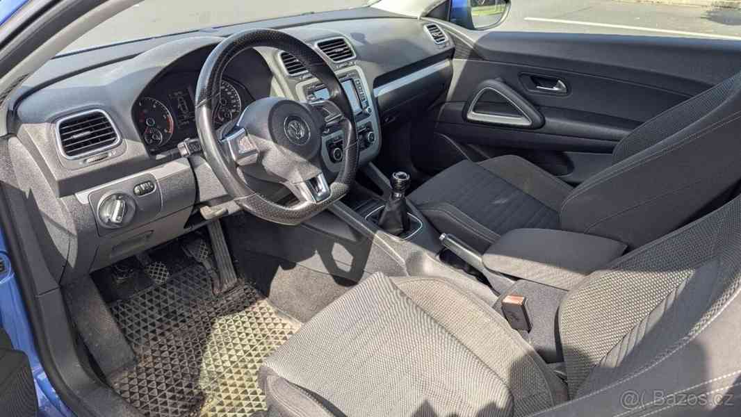 Volkswagen Scirocco 2,0 TDI 103kW, manuál, 2011 - foto 10